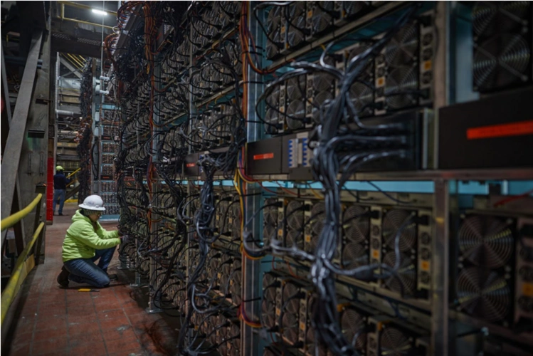 Mining farm using energy-efficient technology